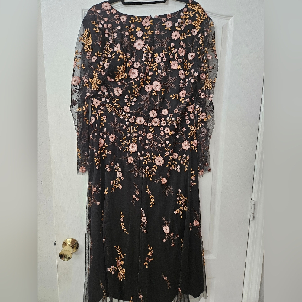 Mac Duggal  black floral Illusion Embroidered Midi Dress Sz 14 NWT - Picture 9 of 15